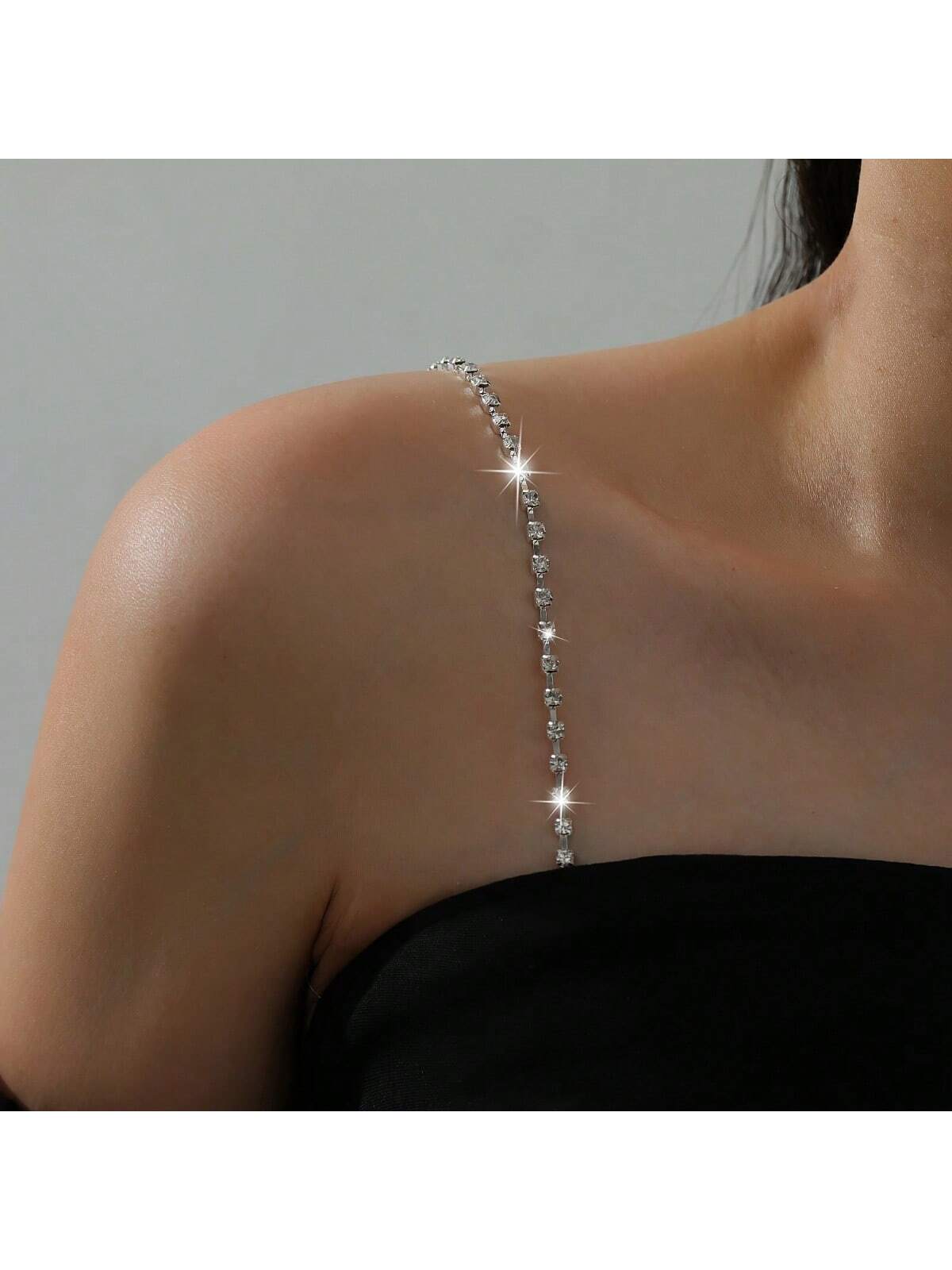 Elegant adjustable rhinestone  - Body Jewelry Bra recension och pris
